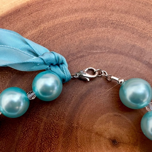 3/$15 Vintage Early 2000s Baby Blue Beaded Statement Necklace with Ribbon - Picture 3 of 6